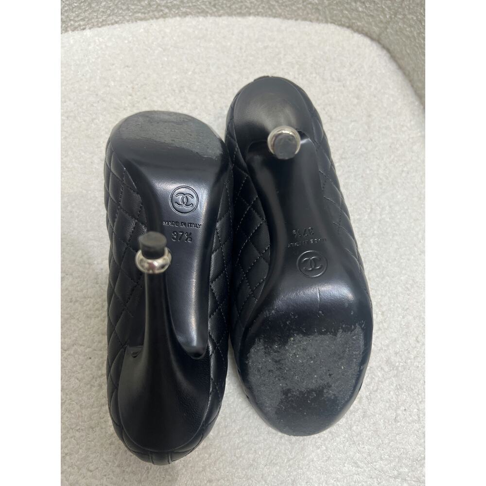 Chanel Women's Black Quilted Leather Pumps Size 37.5 - Made in Italy - Picture 2 of 4
